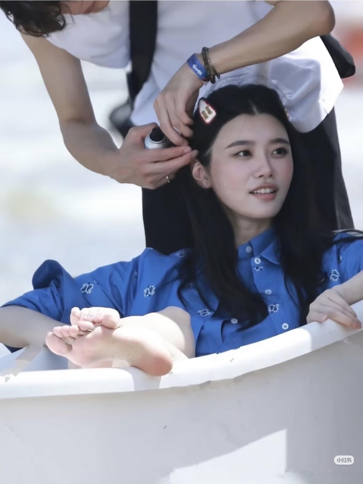 女生看了也心动的大长腿|奚梦瑶