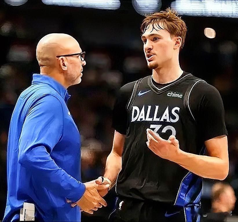 独行侠主帅基德赛后发怒了！今天NBA常规赛，独行侠以107-111不敌火箭。