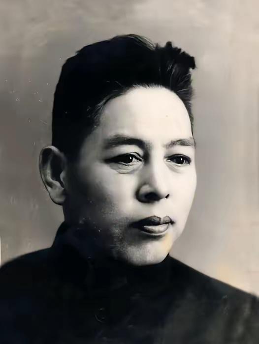 1932年，陈玉仁叛变，供出了潜伏在敌人内部的地下党员王世英，王世英察觉