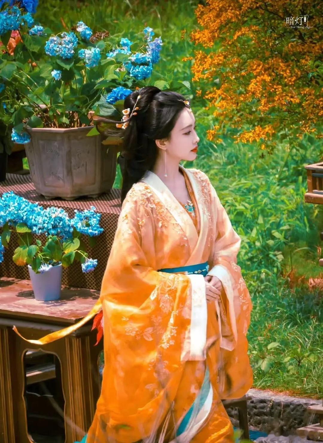 孟子义的造型好像又被抄袭了