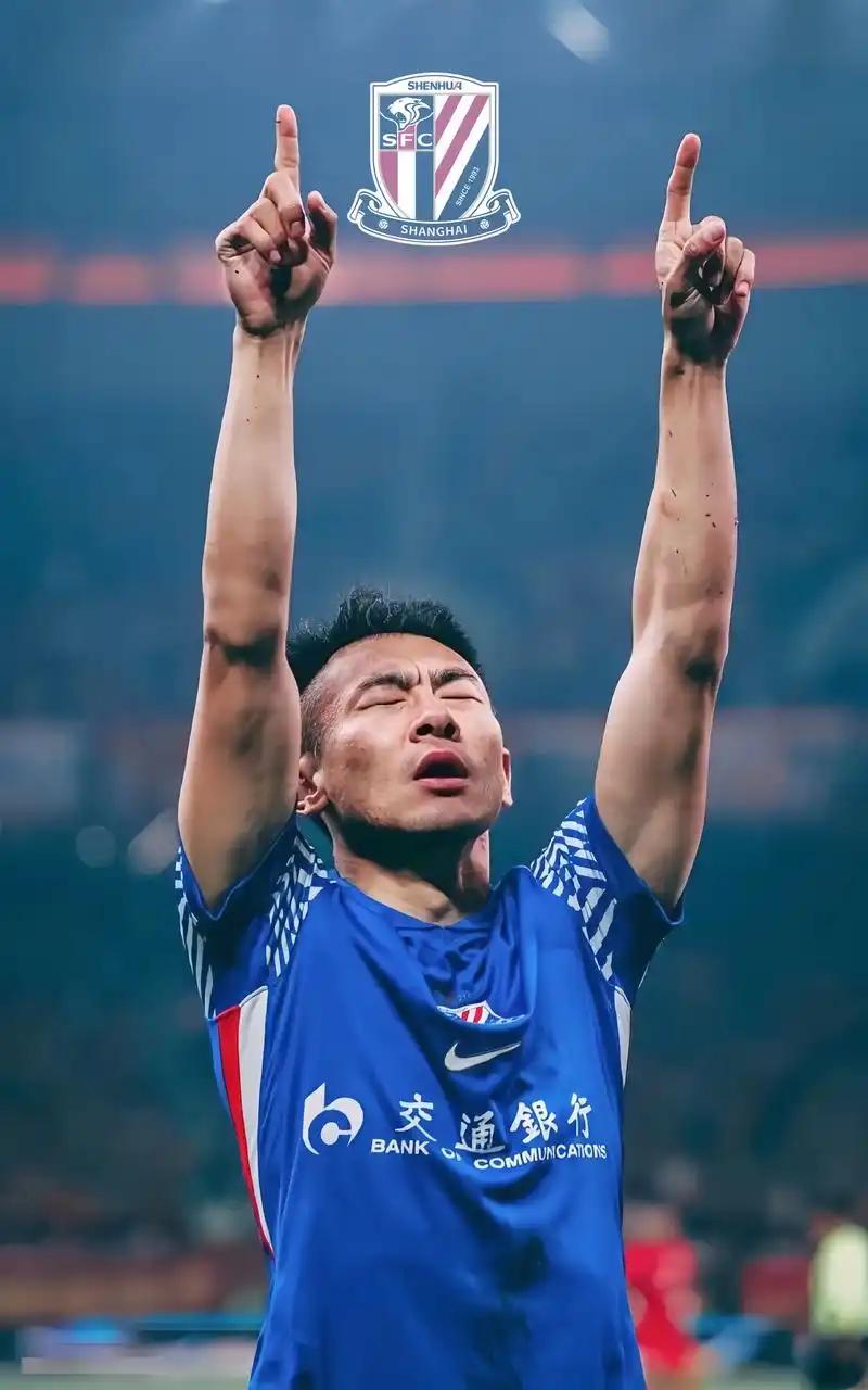 大连球迷不太理解于汉超退役为何不来大连出任助教而继续留在上海呢？于汉超是地地道道