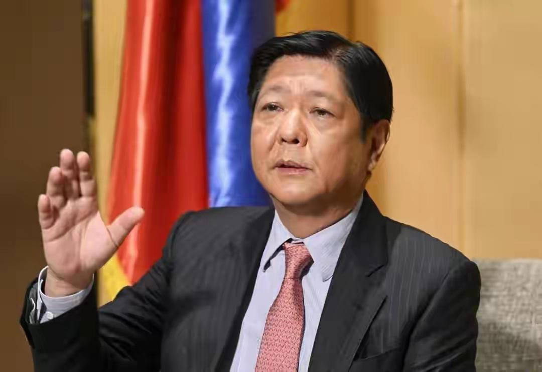 菲律宾最近在南海玩得有点“嗨”，直接把咱黄岩岛圈进自家演习区，还放话闯入者后果自