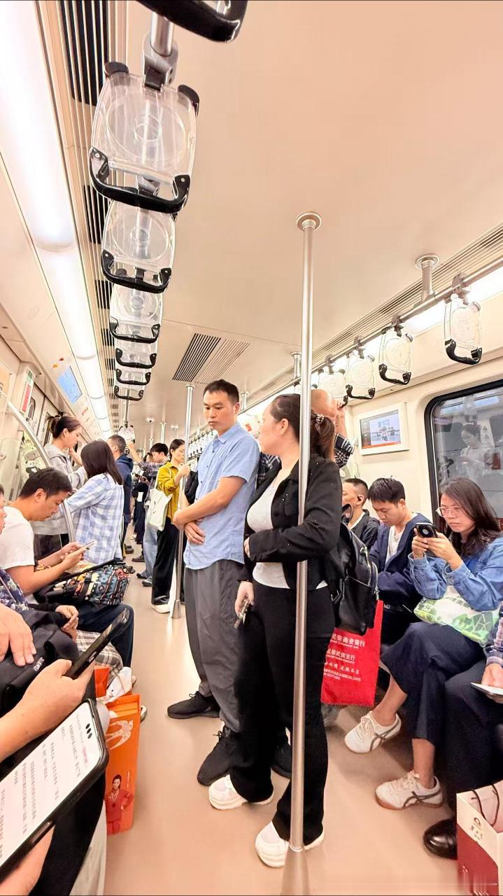 成都地铁网友：2026.9.28（周一），成都地铁2号线东段（成都行政学院站以