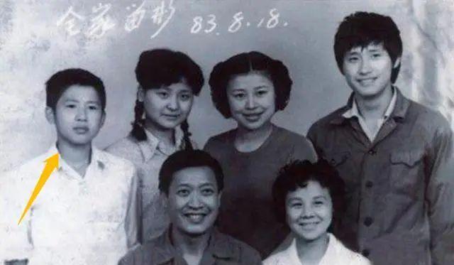 2004年，前妻嫌弃张国强没有本事赚钱，执意要和他离婚，张国强苦苦挽留，最终前妻