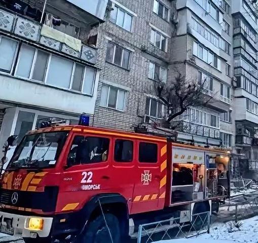 最近这段时间，乌克兰总统泽连斯基公开放话，说要为北约出头出兵，甚至放话要把俄罗斯