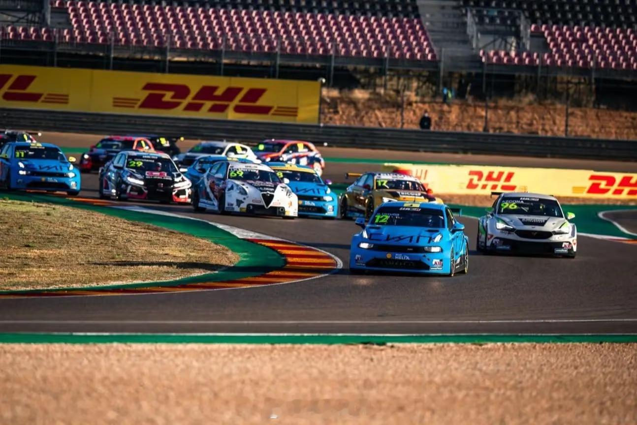 中国首款自研量产TCR赛车亮相领克在WTCR拿了那么多冠军，现在自己从零研发赛车