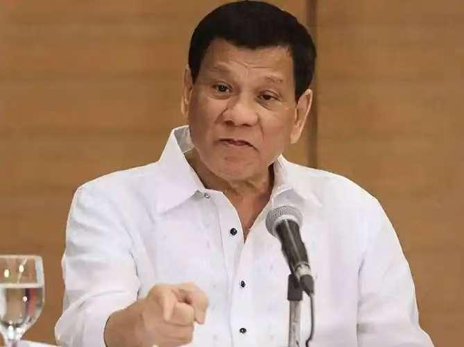 菲律宾一架公务机，没打任何招呼，直愣愣闯进了我们黄岩岛的上空。还没等它飞明白