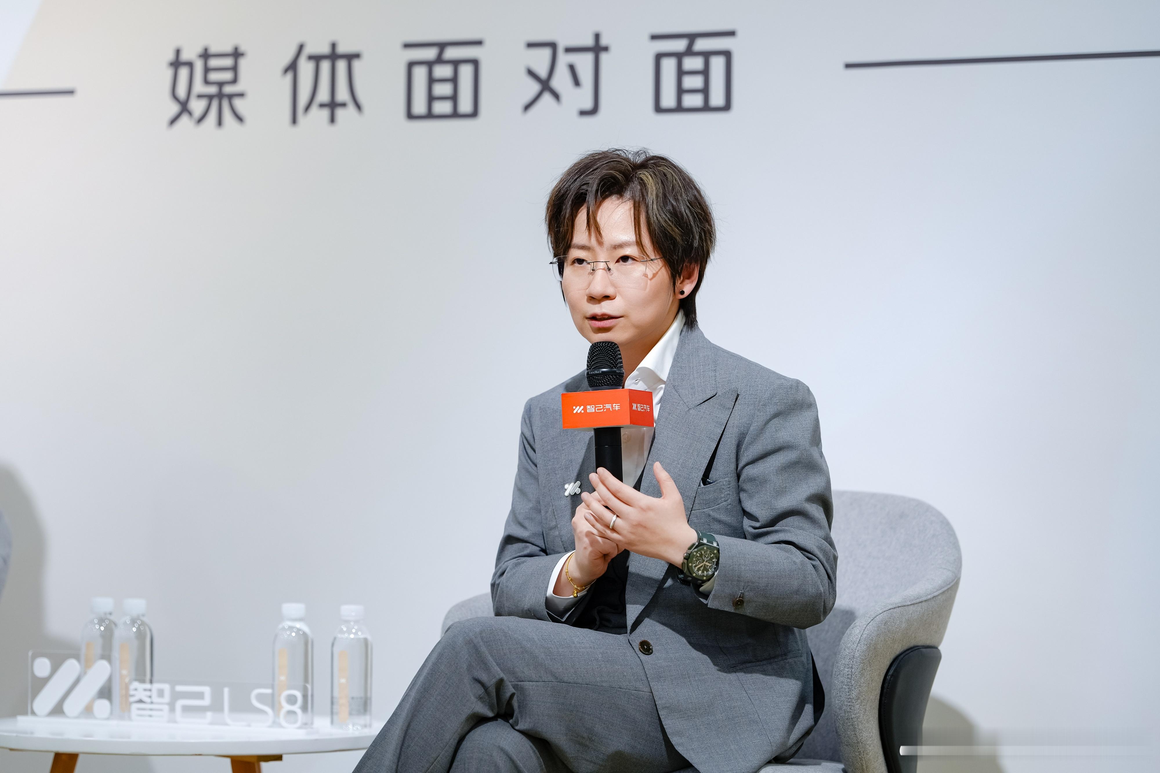 预售说“微利”，上市后反而再降1万，LS8到底怎么赚钱？李微萌回应：现在只能做到