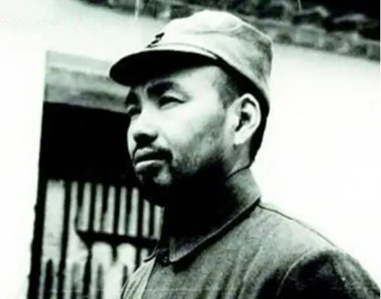 1939年386旅副旅长许世友和政委王新亭打架，旅长陈赓大怒：“还没满月，许和尚