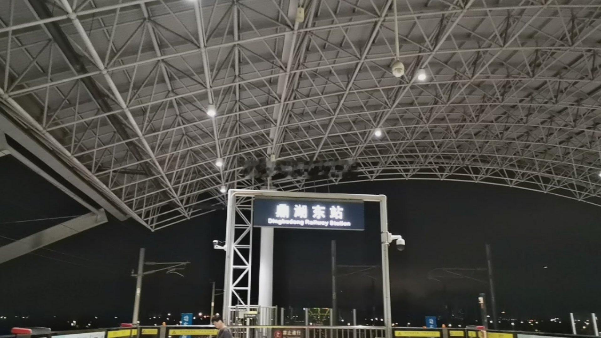 火车地铁化～但是还得去12306买票[无奈摊手]​​​