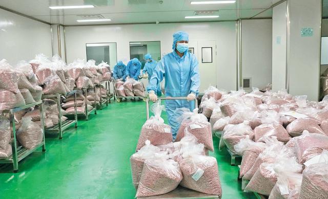 俄媒：中国医药原料依赖度超稀土，欧美断供就断命？中美贸易战中稀土管制让欧美头疼