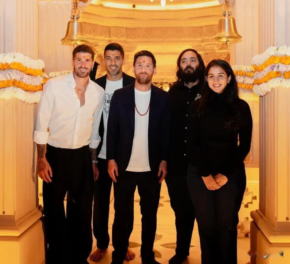 梅西近日受邀到访印度首富穆克什·安巴尼之子阿纳特的私人野生动物保护区“万塔拉”。