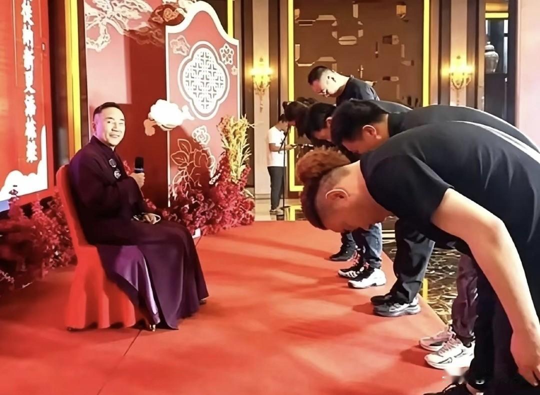 他师承哪里？什么辈分？相声说的怎么样？收多少徒弟了？
