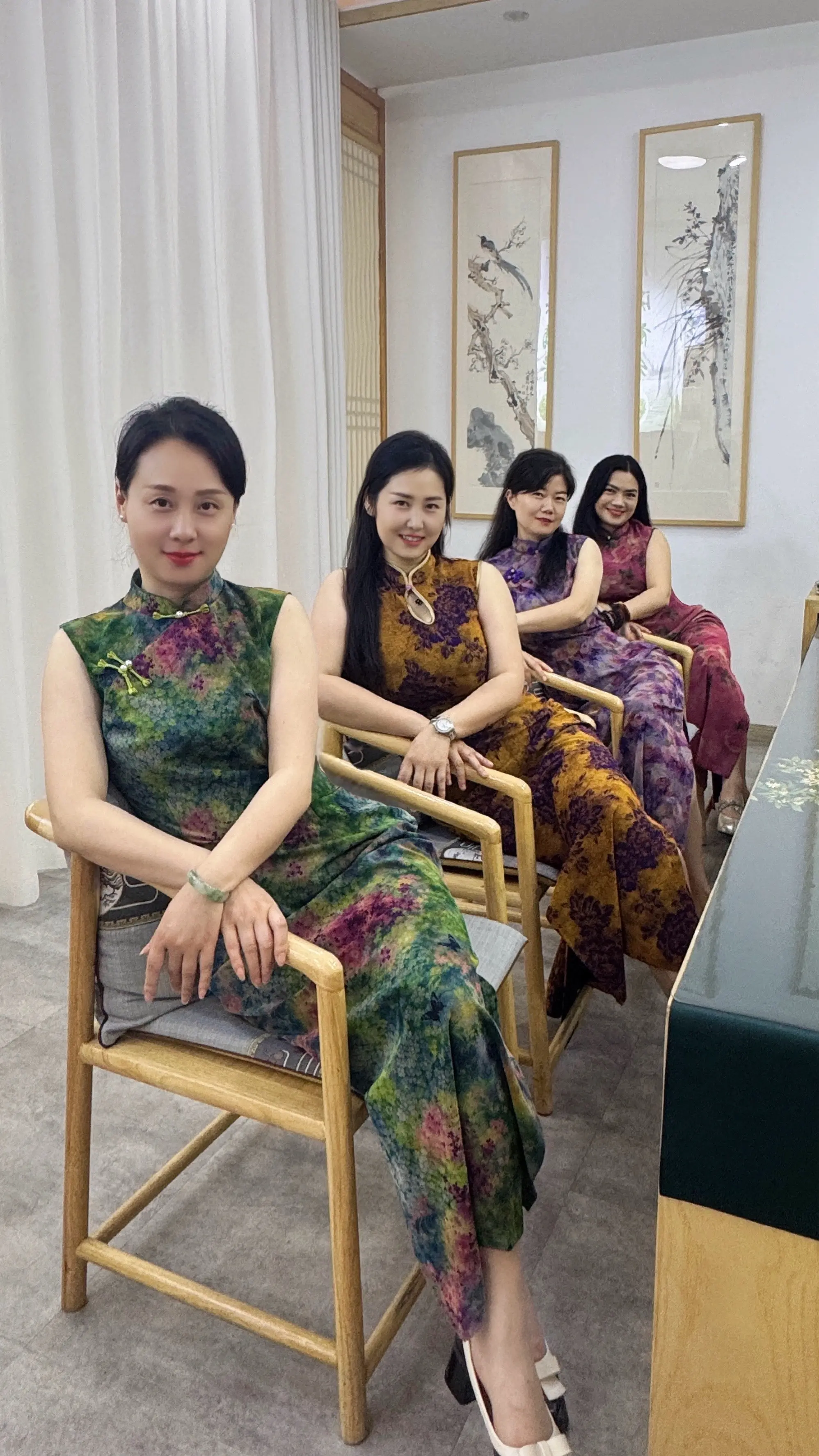 姐妹们旗袍必须整起来