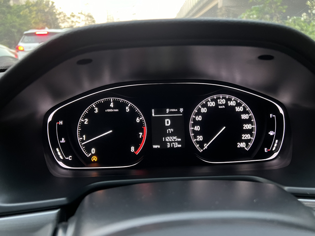 十代雅阁3年11万公里日常使用分享用车场景：车是用来广佛通勤用的，开的勤，基本