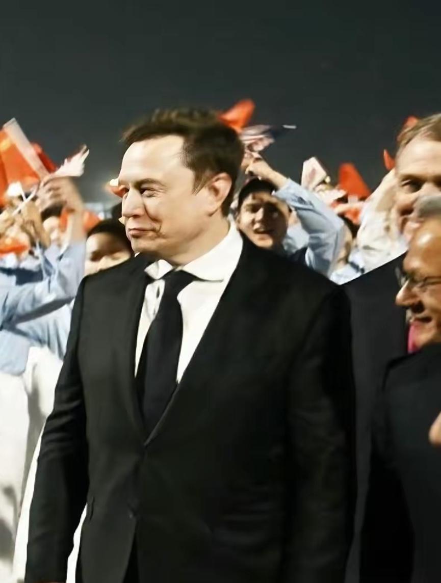 这次随行特朗普出访的美国商界大佬当中，最出彩的并不是临时登机的黄仁勋，而是马斯克