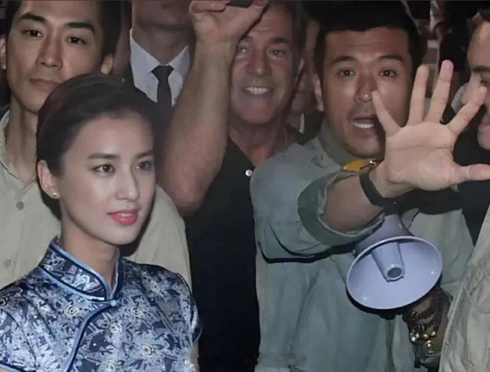 杨子之前就是不舍得离婚，看到这张照片我明了