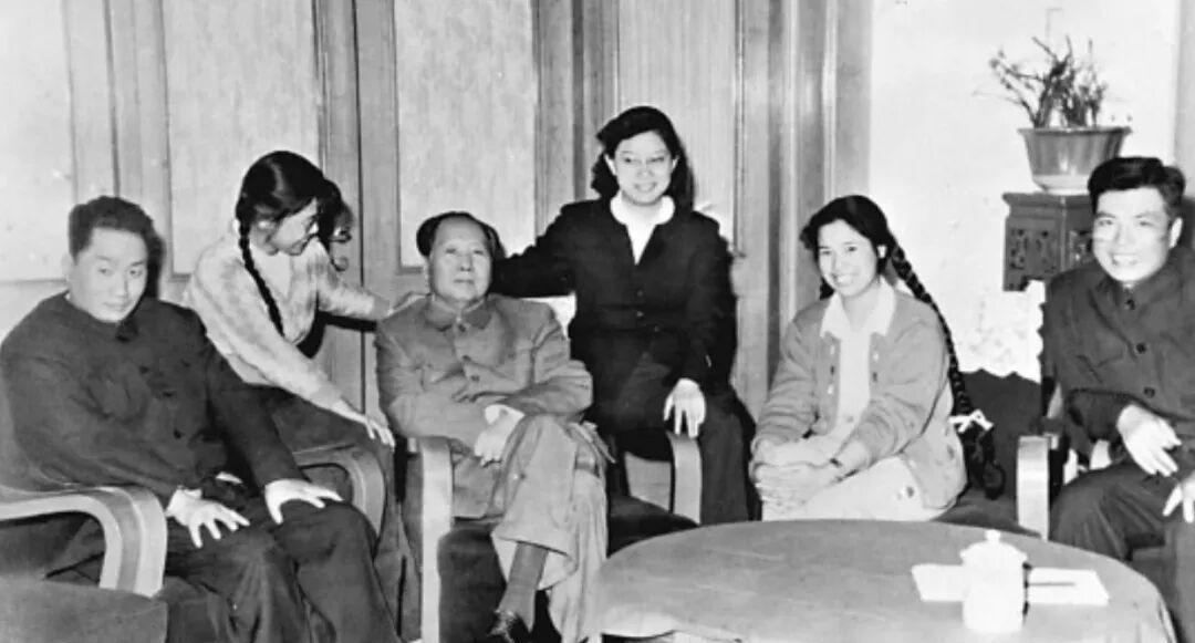 1960年，邵华面见爸爸，询问怎么找对象？毛主席：去街上就知道了1960年的一