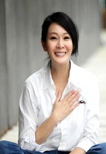 文艺女神的择偶底线，有时只是几根体毛。留洋多年的刘若英坐在访谈席上，被问及