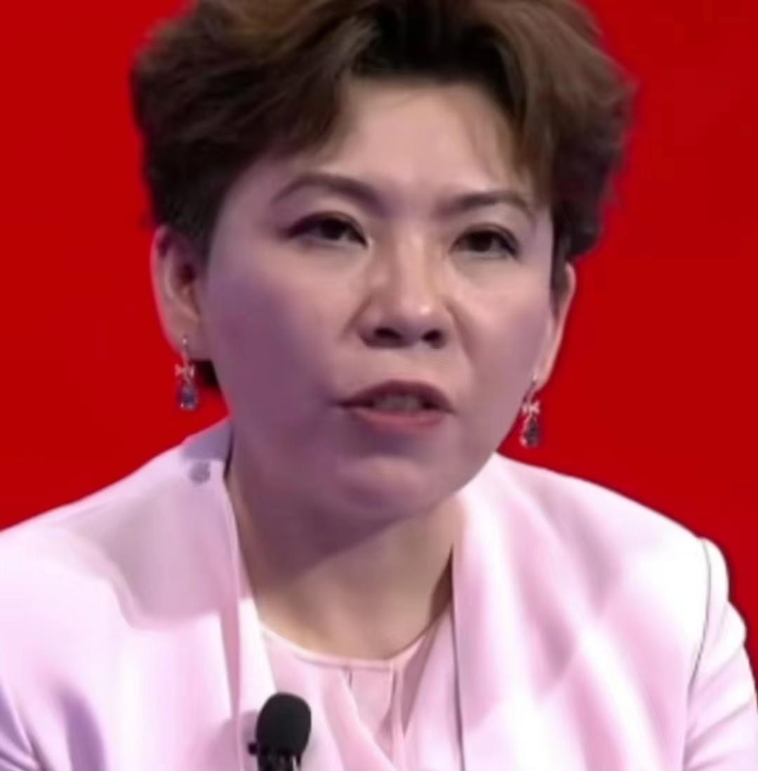 还是邓亚萍看的透彻!她说：“现在的人不是喜欢球，是喜欢人，不管打得好不好！”
