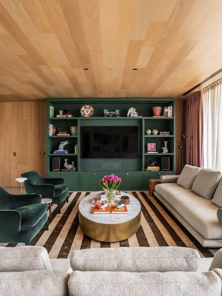 简约利落塑造现代格调，满是精致与高级感。低调又高级的装修是什么样子的?装修