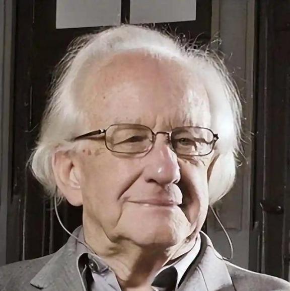 40年前，他预言苏联十年后必亡，20年后他再次预言，美国必然会在2025年年走向