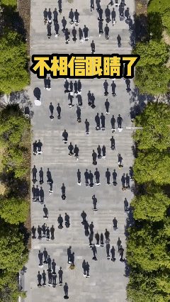 看了三遍，才看懂！有点意思[抠鼻]