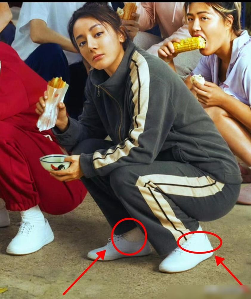 大家发现没？《功夫女足》峨眉队，是真的好穷啊！我一开始也跟着吐槽这剧组怕不是