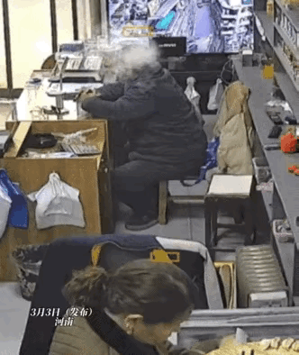 生命真的太脆弱了，脆弱到连30秒都不给你反应的机会。前一秒还在和妻子聊着天，