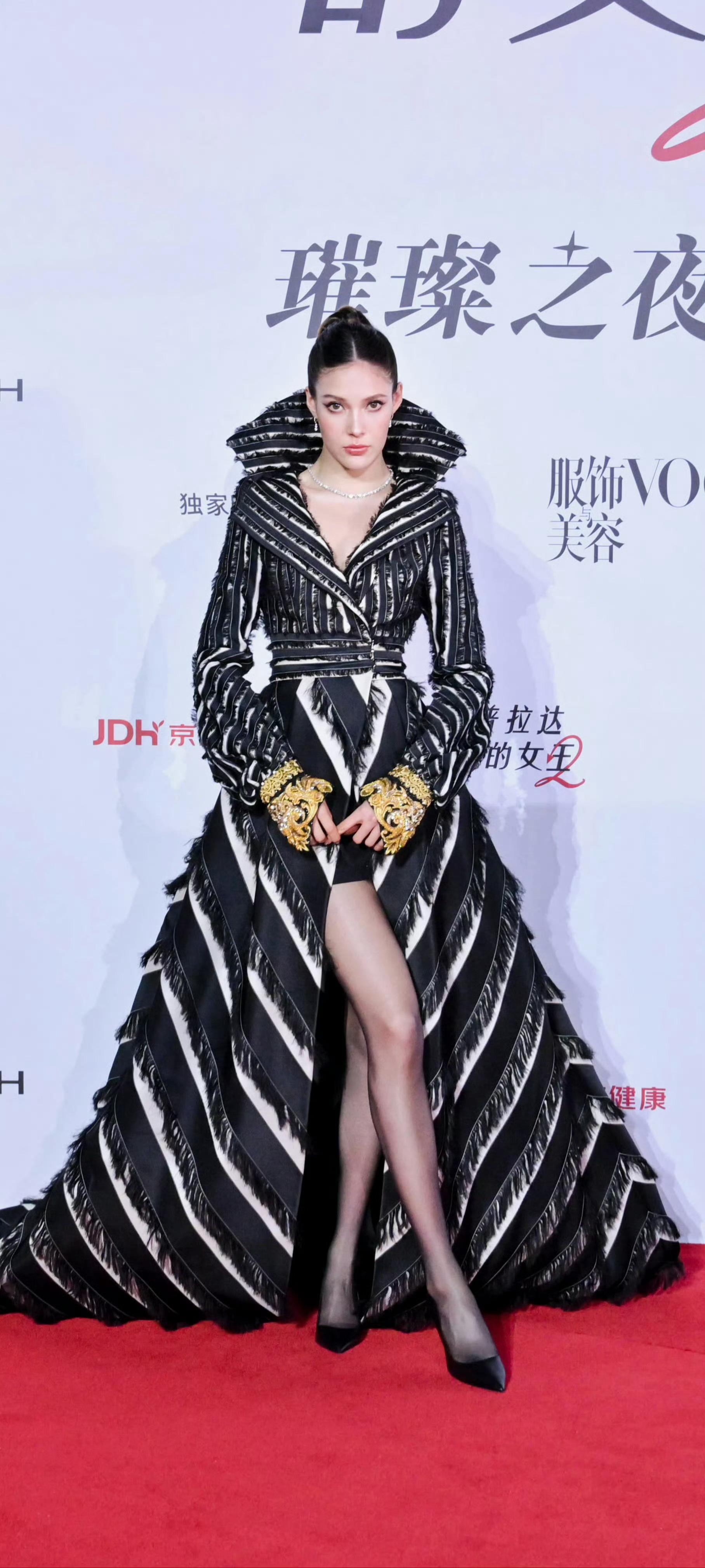 谷爱凌x黑丝美腿