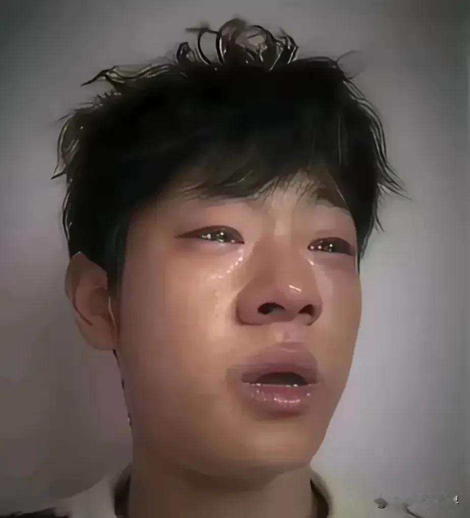 知道哭了？亲爹不认他，养父被他伤透心也不会再认他。爷爷奶奶也看清了他的真面目