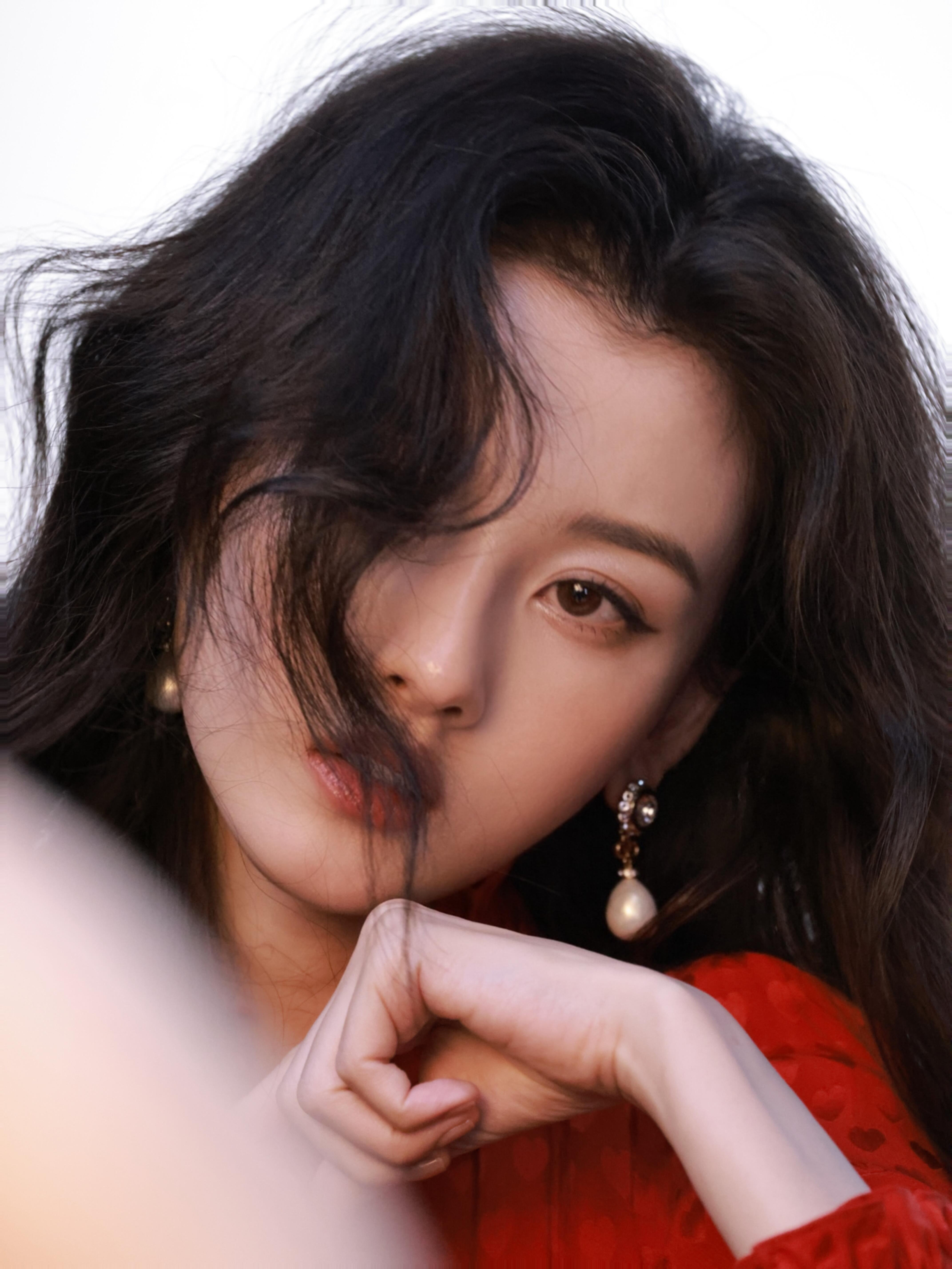 宋祖儿也是风情万种的大美女