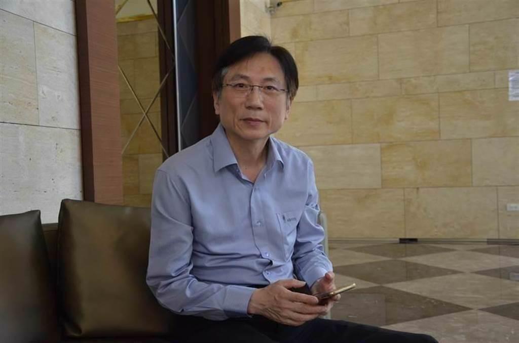 绿营参选人做一件事糗了詹江村：令人敬佩民进党桃园市长参选人黄世杰14日在脸书