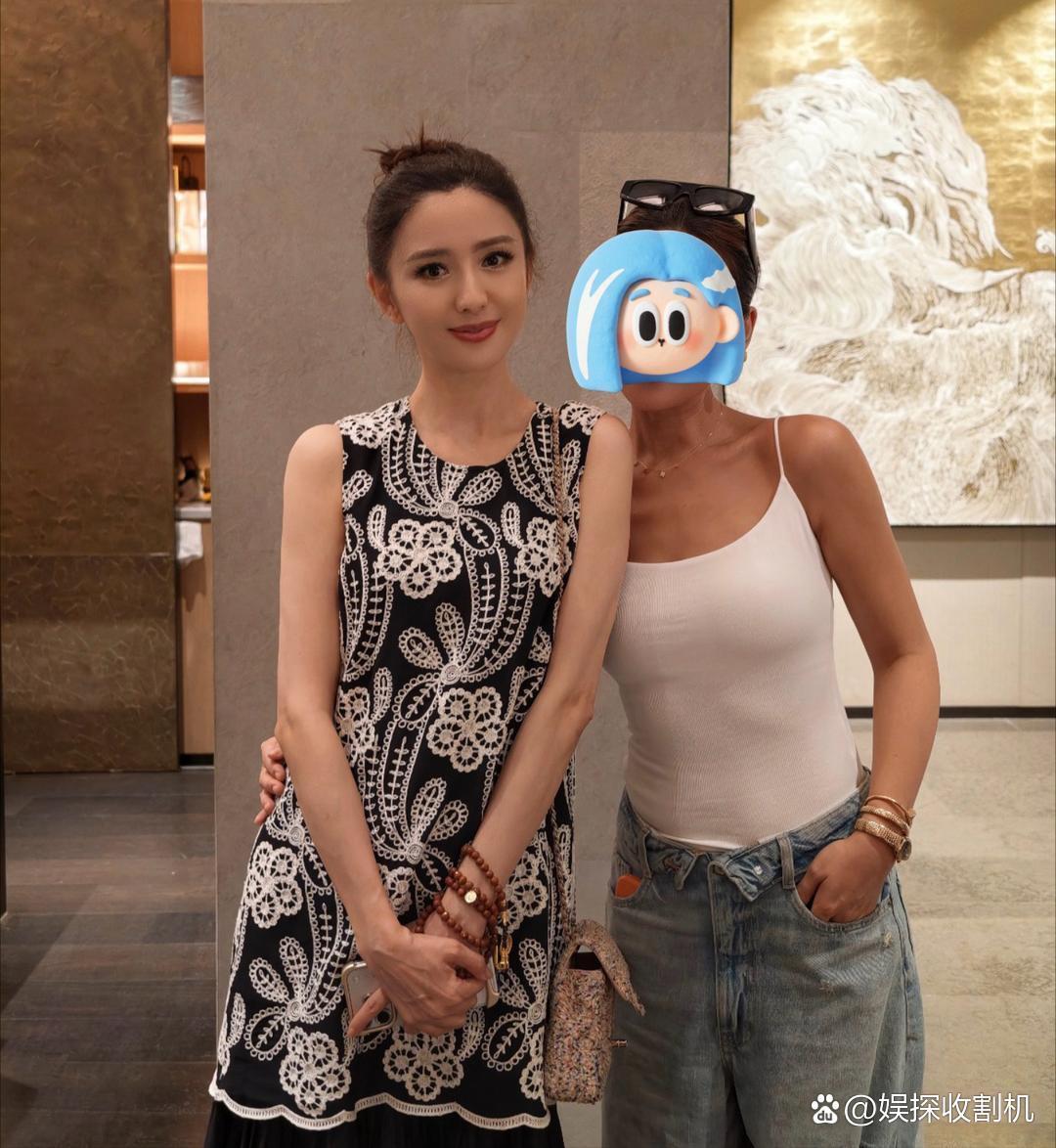 佟丽娅本人确实又高又瘦又白