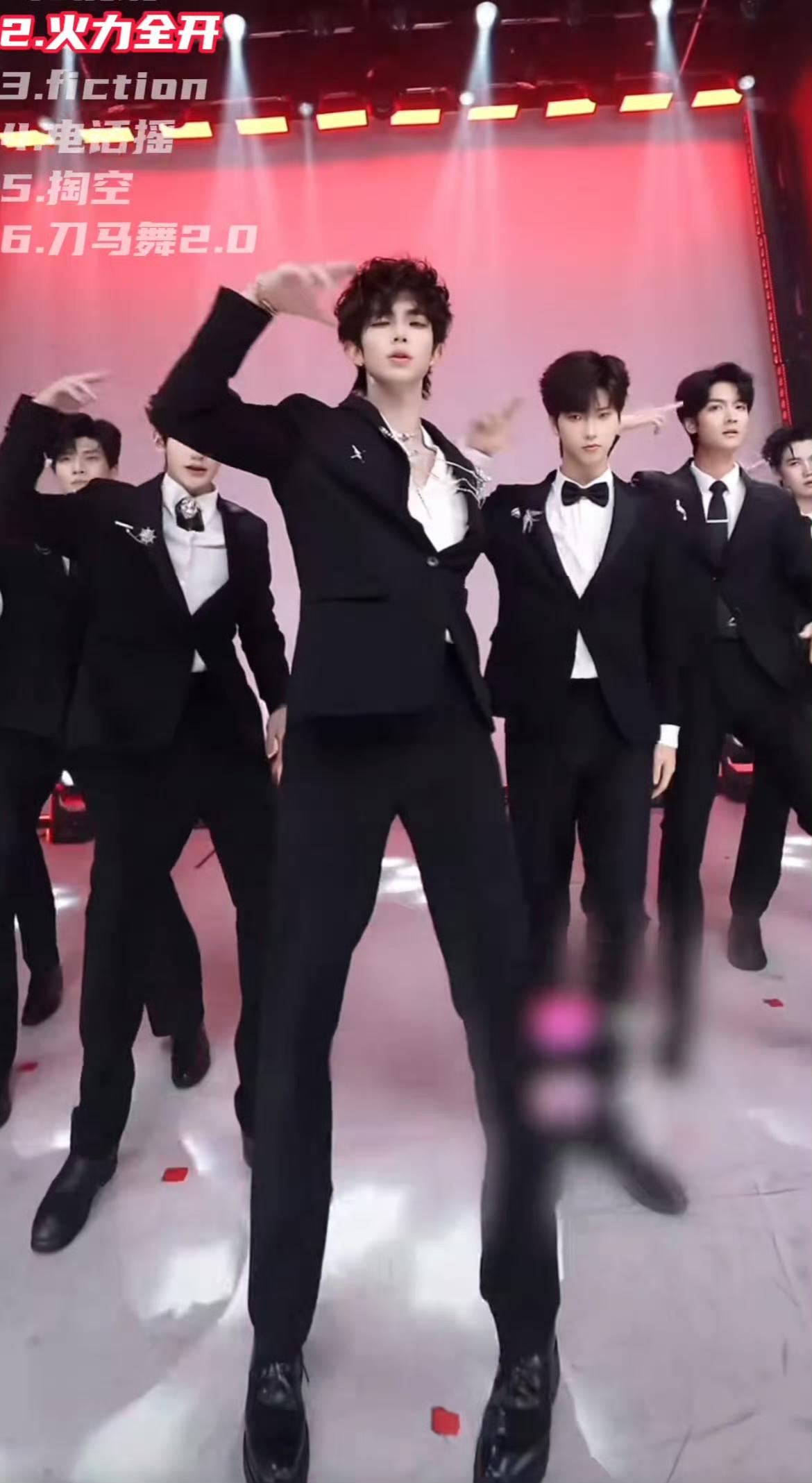 最近抖音甩出一记重拳——2026年1月1日起，直播里再也不能用“蛇精脸滤镜”和“