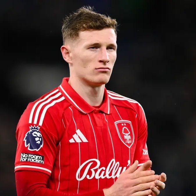 报道曼城的邮报记者JackGaughan一些诺丁汉森林球员认为埃利奥特安德森注