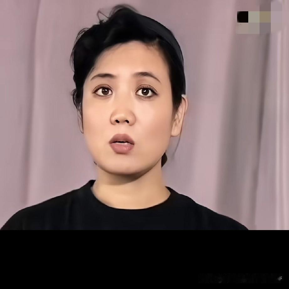 这是1992年李秀明主演的电视剧《让我们荡起双浆》中的几组镜头，在这部剧中，李秀