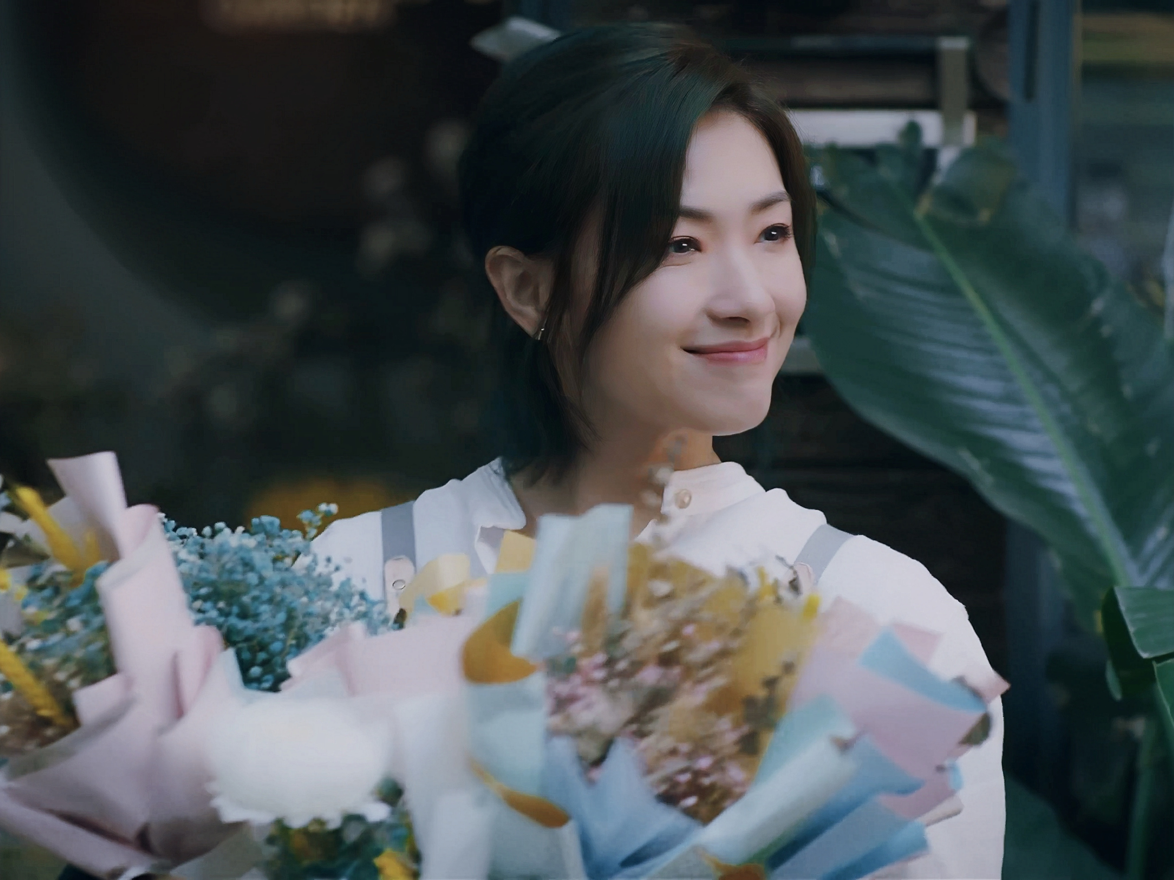 万茜💐万茜亲爱的你又帅又萌的小花匠，想找你买花呢​​​