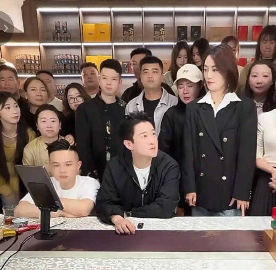 【著名相声演员曹云金直播卖茶风生水起，有望超过郭德纲，对此你怎么看？】著名相声