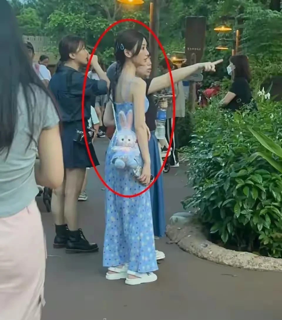 终于明白为啥说要看明星的生图了！精修图里的他们，个个宛如从童话中走出的王子公主，