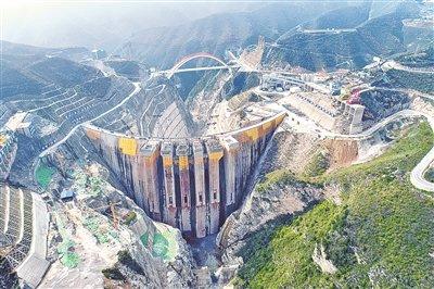 东庄水利枢纽工程又为黄河增加了一层保护伞，一旦黄河发生百年不遇的罕见洪水，东庄水