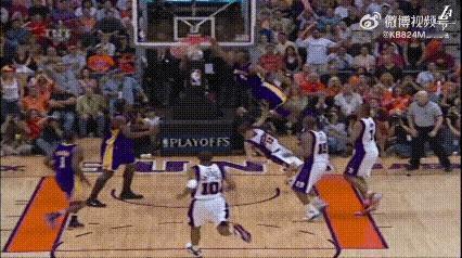 纳什人品好在NBA是出了名的，防守也是特别干净！以下这一幕但凡纳什想让科比赛季