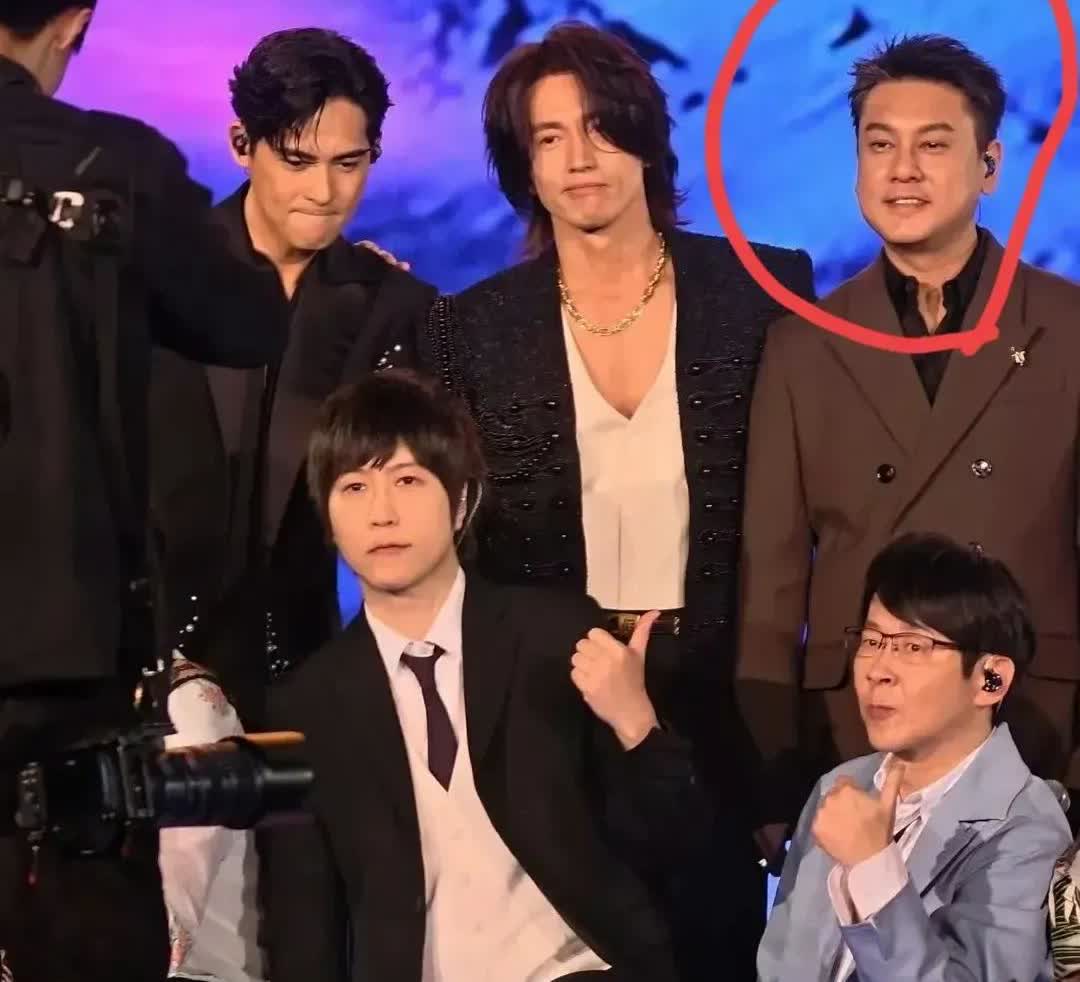 朱孝天，我劝你还是别合体了！收手吧！你是玩不过他们的！朱孝天合体时的