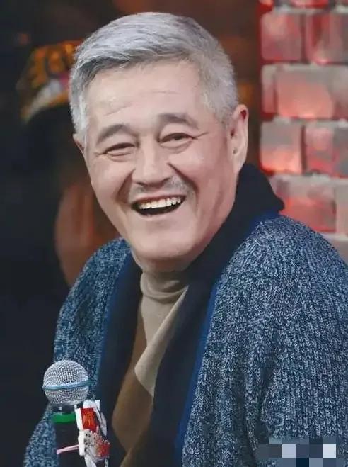 2013年，赵本山当着哈文的面：“既然如此，今年的春晚我不参加了”，说罢转身推门