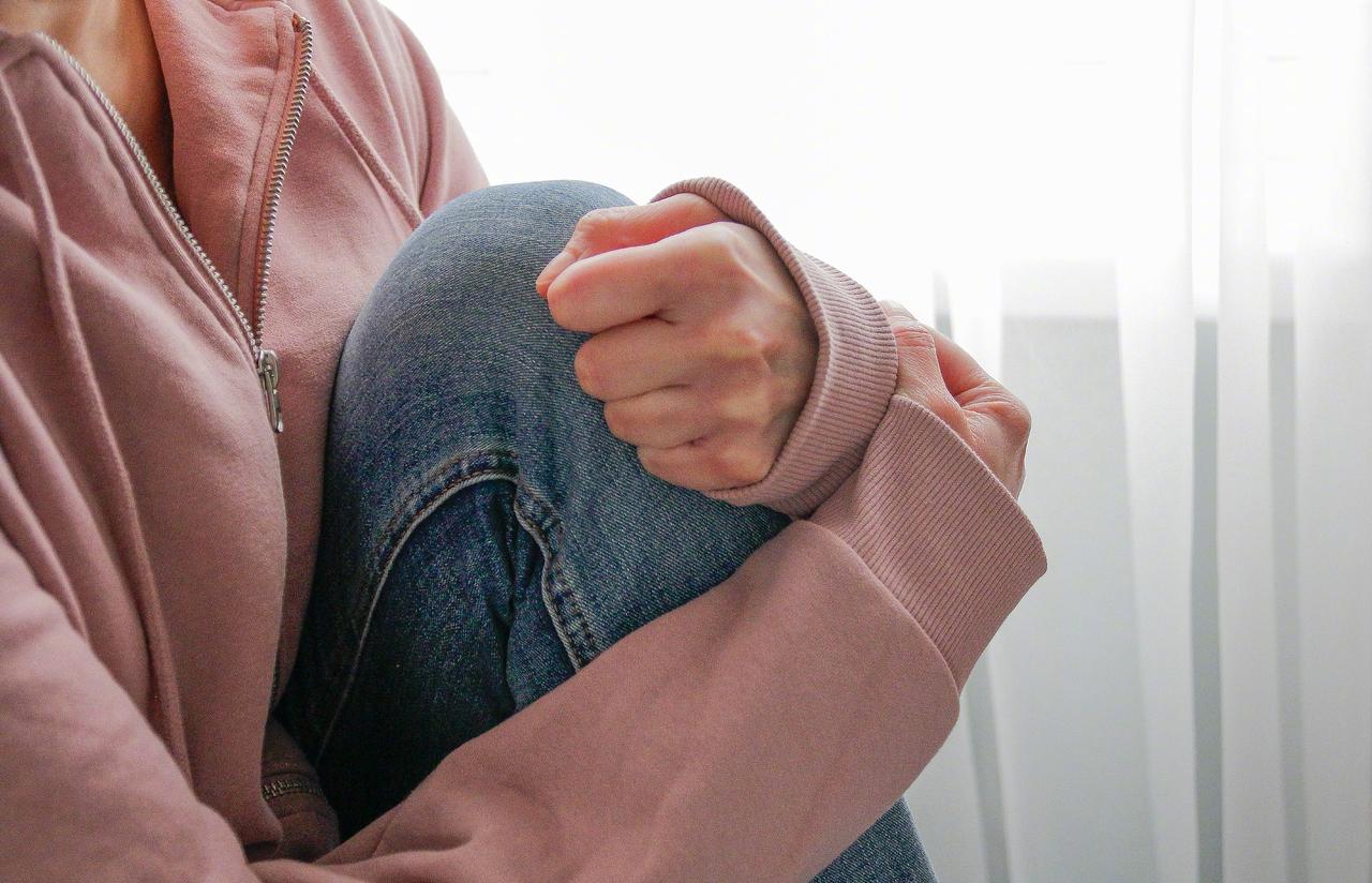 【男子诱奸女子因难忍异味停止！一审判了】男子因难忍异味停止强奸获刑9个月今天（