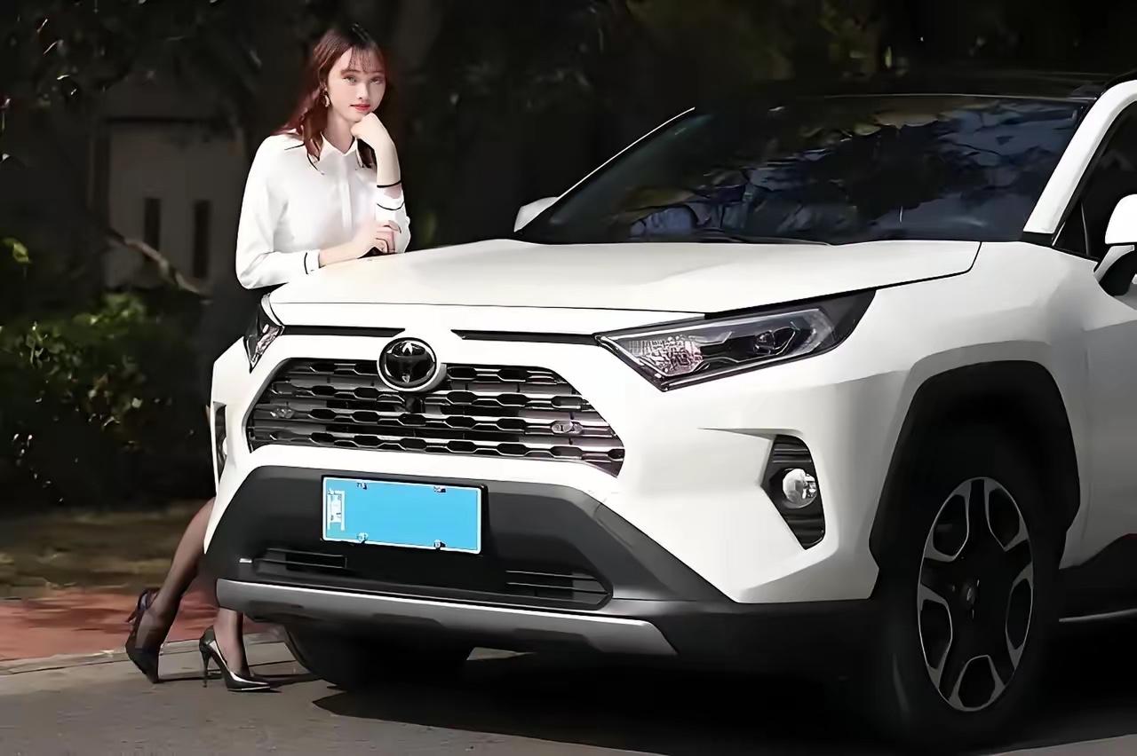 一开始觉得电车省钱，后来觉得插混兼顾，现在才发现，第六代RAV4荣放这种油电混动