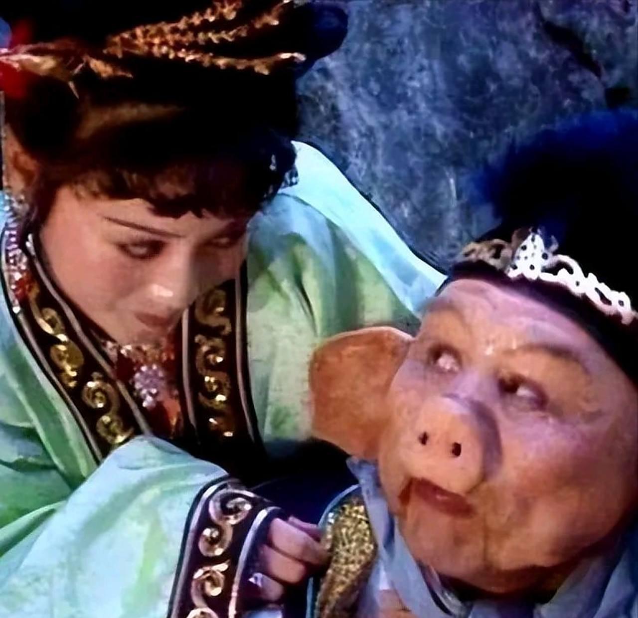 “又矮又丑，换掉！”86版西游记开拍，杨洁导演指着一个满身泥点的姑娘，差点就