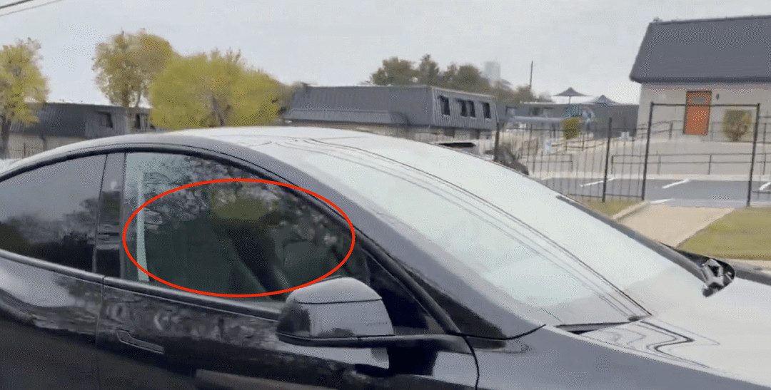 车市热门日前，有相关谍照表明，特斯拉在德克萨斯州奥斯汀展开了无人驾驶Robot