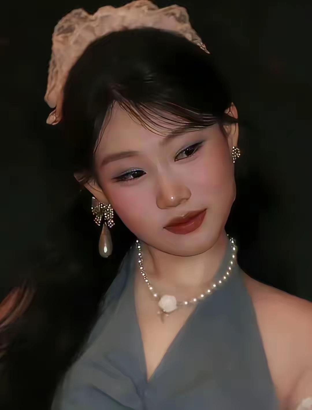 这就是资本捧出来的样子，这气质和妆照怎么看都有一股浓厚的乡土气息。为了上江西卫