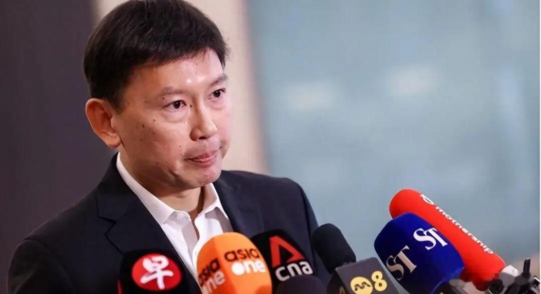 新加坡对中国指手画脚,谁给你的勇气?最近新加坡有点忙,忙着替我们“操心”。先是媒